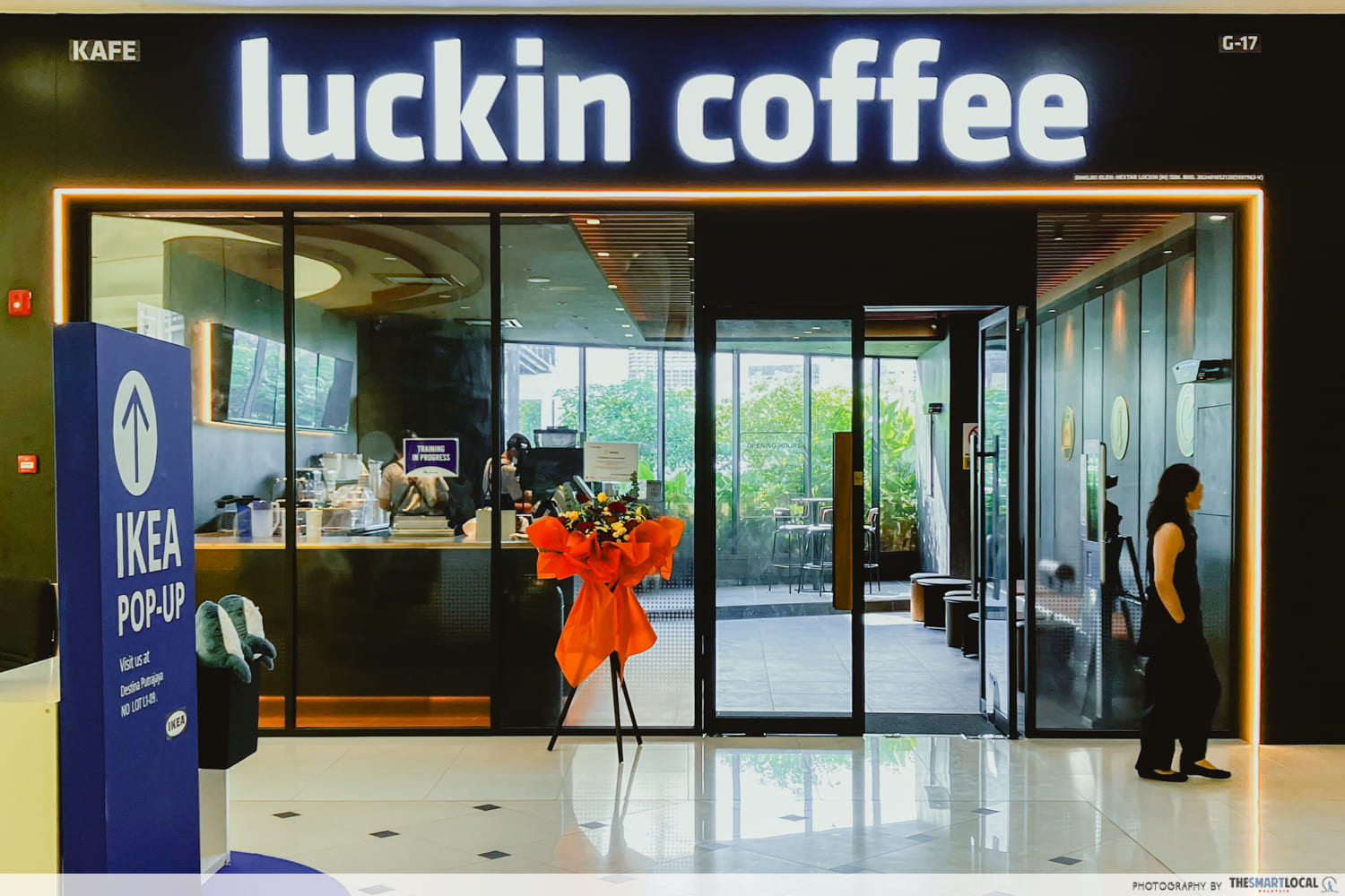 destina putrajaya mall - luckin coffee