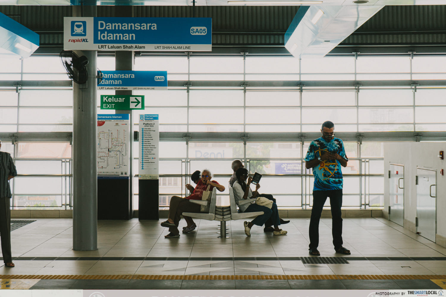 lrt shah alam line - commuters