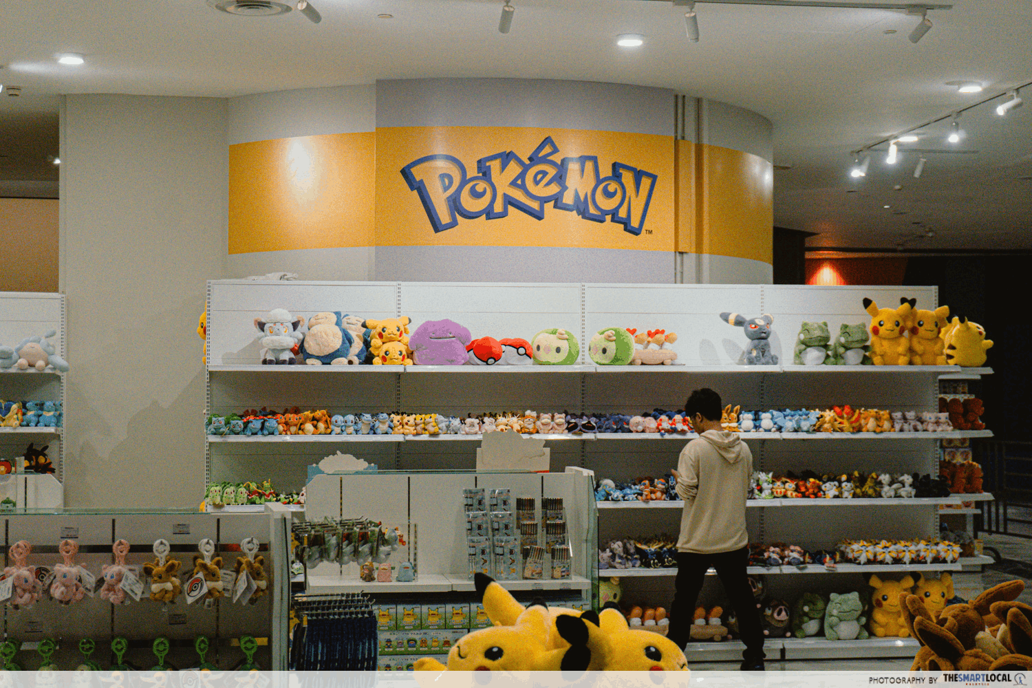 pokemon center in kl - shelves